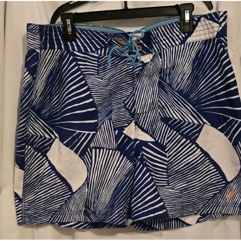 Nautica quick Dry Men's board shorts lined white blue size L